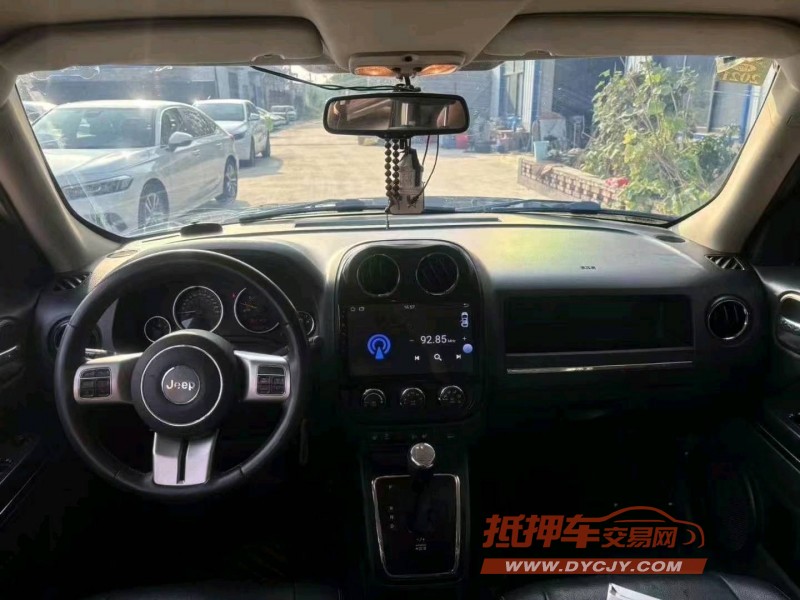 菏泽15年Jeep自由客4