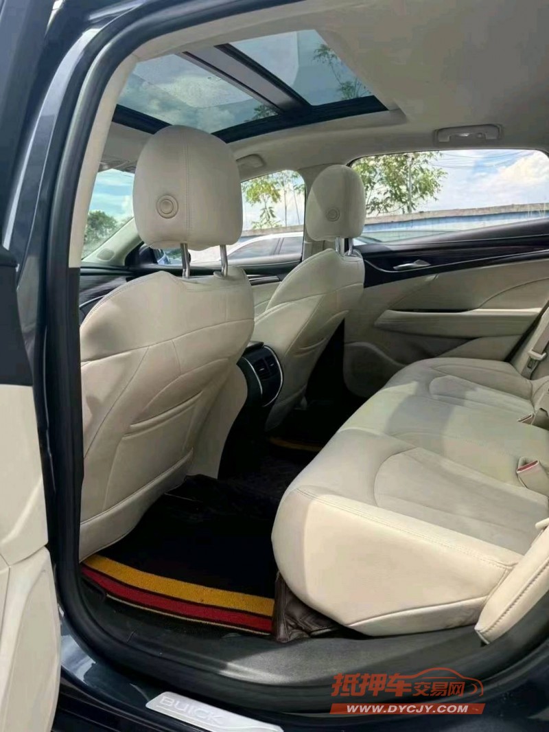 重庆20年别克君越4