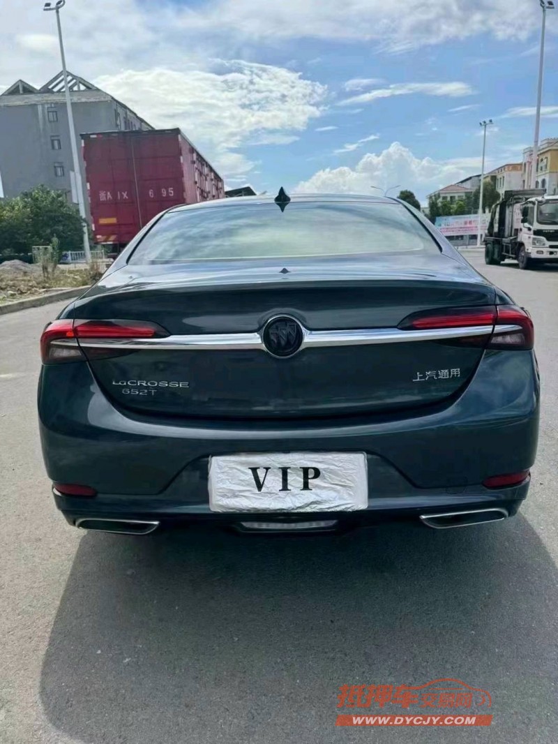 重庆20年别克君越7