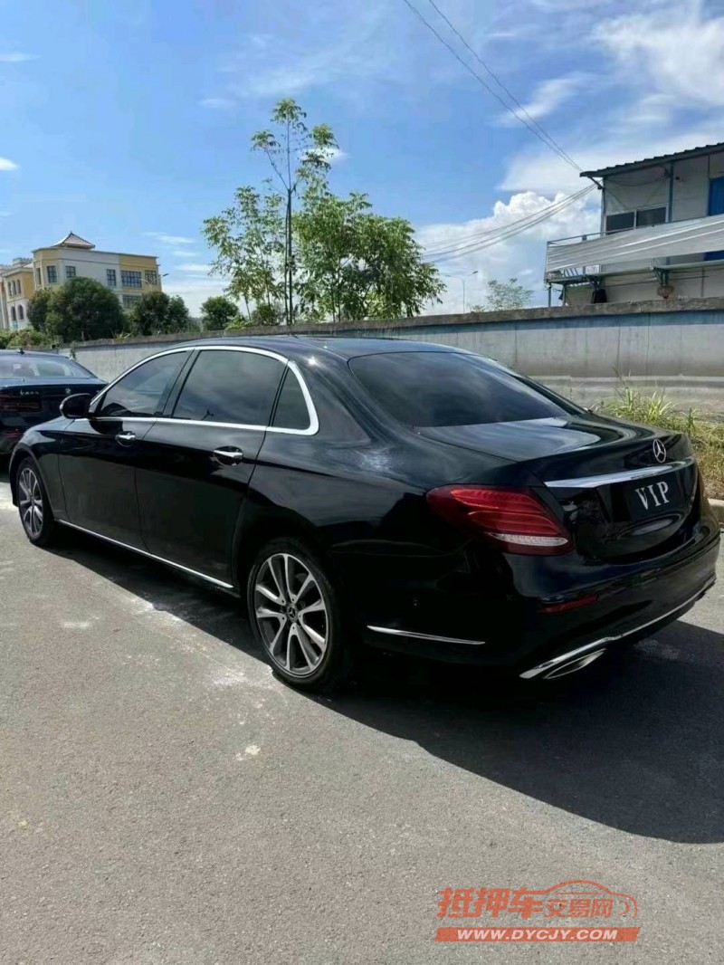 重庆18年奔驰E8