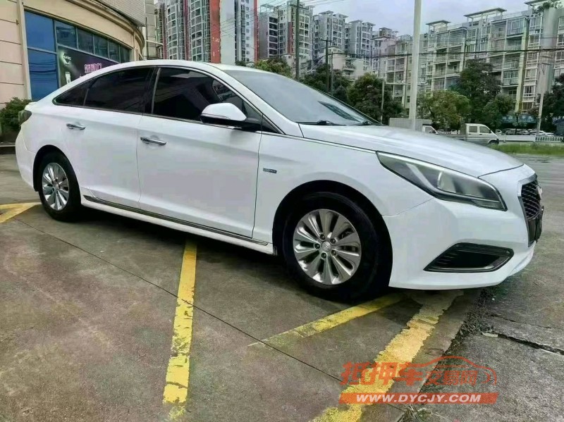 防城港17年現代索納塔九2