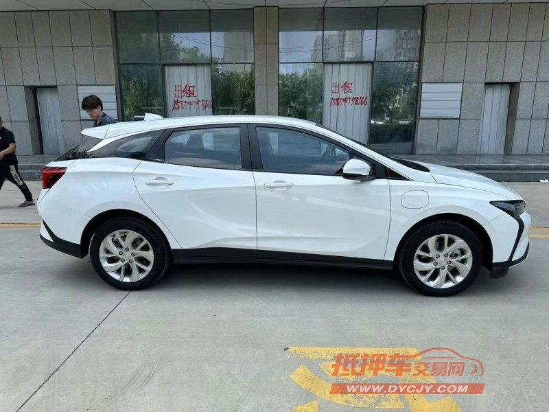 济宁24年别克微蓝4