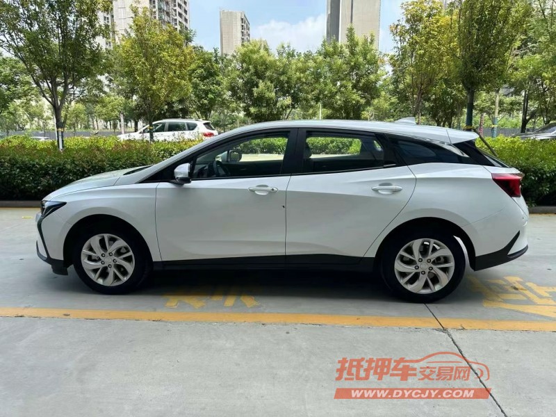 济宁24年别克微蓝5