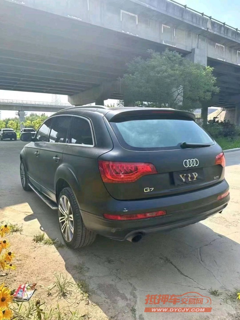 青岛11年奥迪Q77