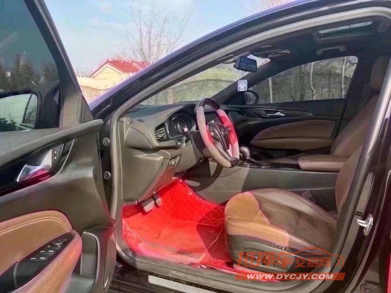 青岛18年别克君威7