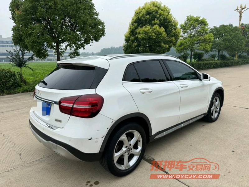 盐城18年奔驰GLA4