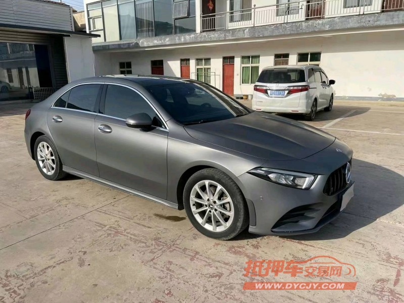 徐州19年奔驰A3
