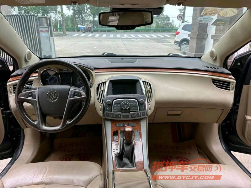 徐州13年别克君越5