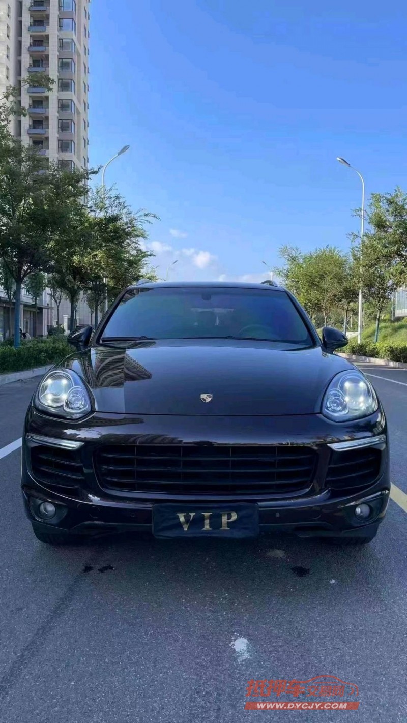 济南17年保时捷卡宴1