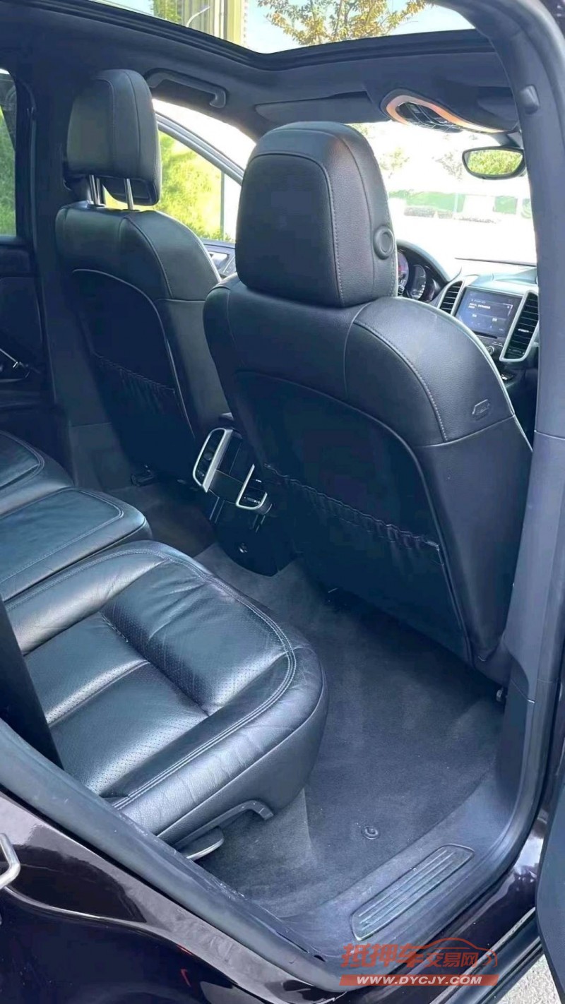 济南17年保时捷卡宴7