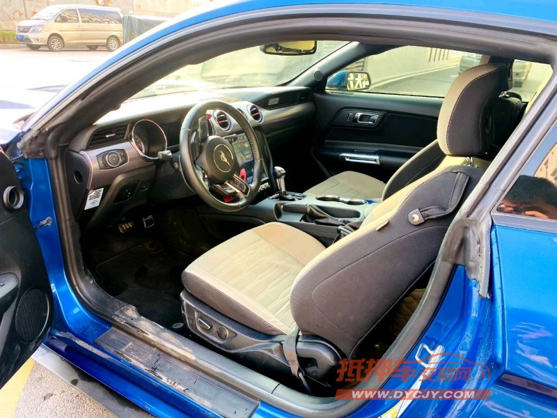 青岛17年福特野马6