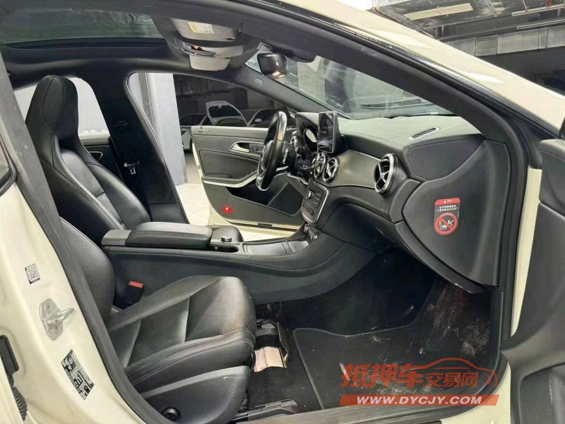 成都15年奔驰CLA8