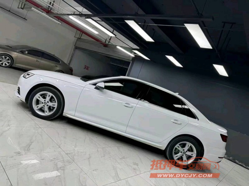 成都17年奥迪A4L3