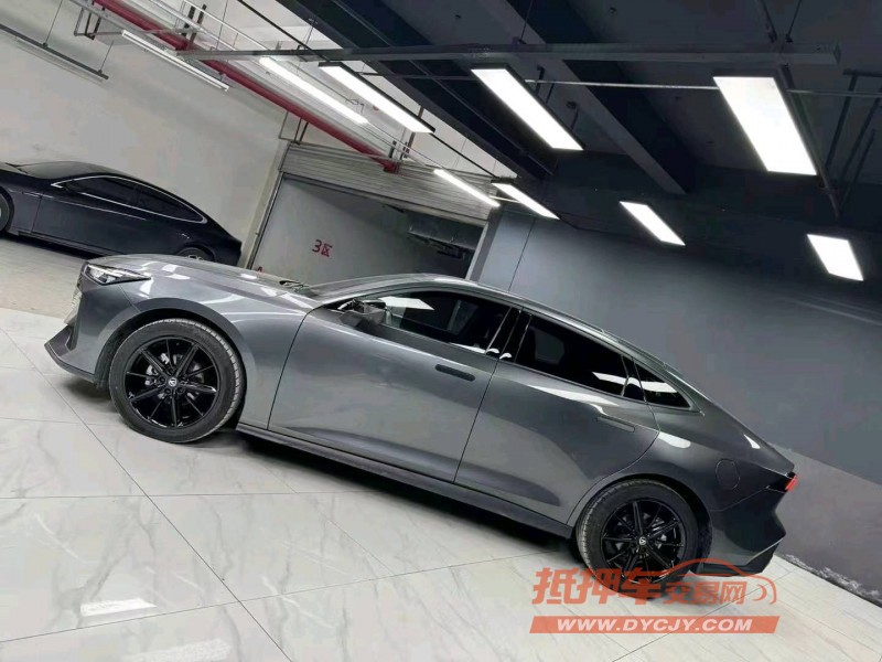 成都23年长安汽车UNI-V3