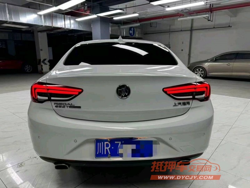 成都22年别克君威8