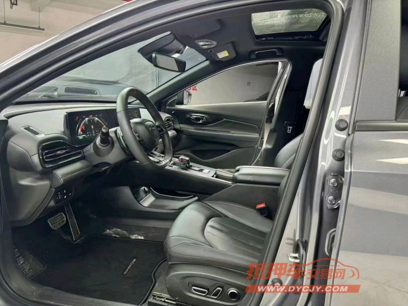 成都24年传祺影豹8