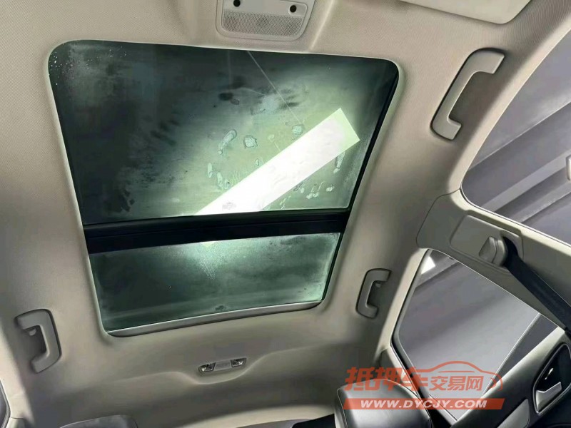 成都16年奥迪Q38