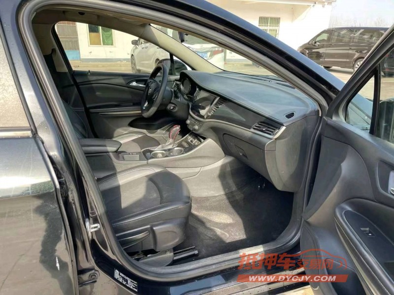 徐州17年别克威朗5