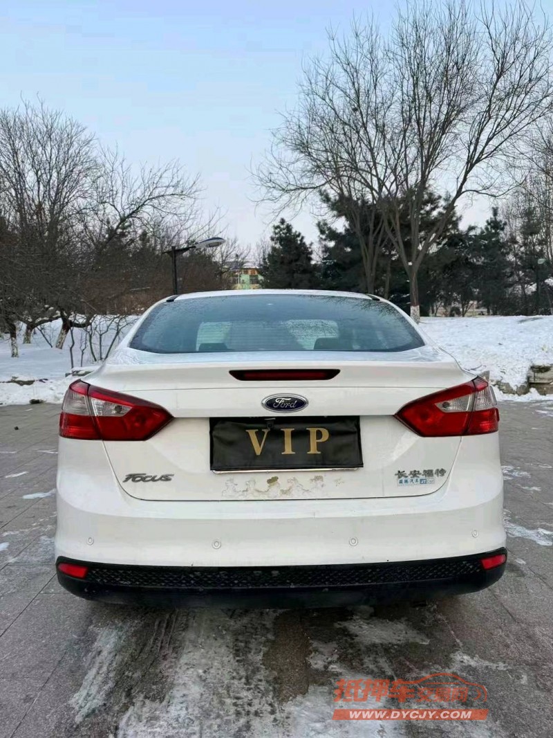 邢台14年福特福克斯9