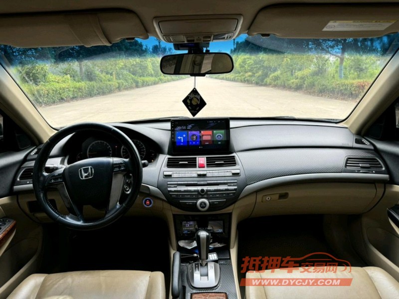 盐城11年本田雅阁8