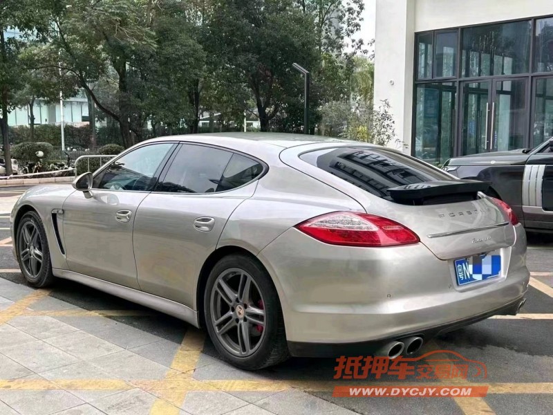 深圳12年保时捷帕拉梅拉4