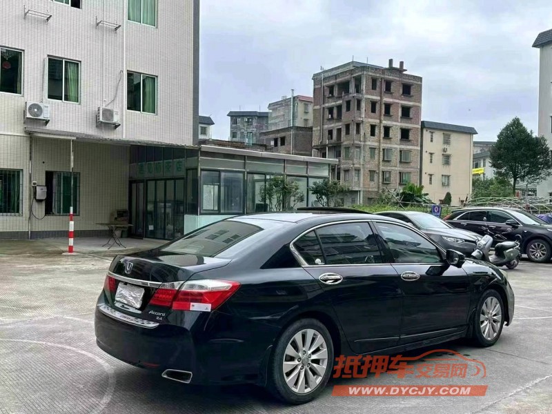 深圳14年本田雅阁7
