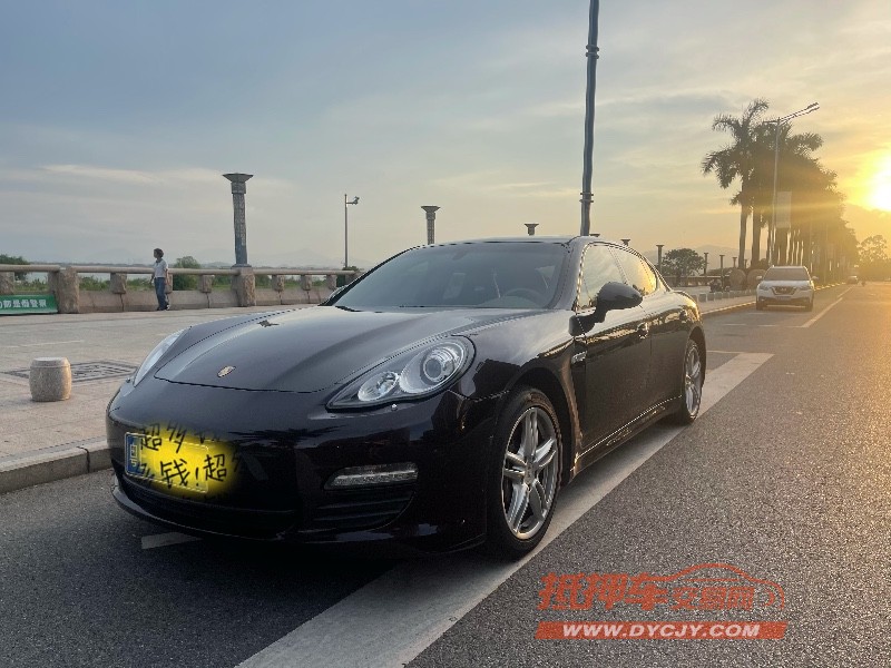 佛山12年保时捷帕拉梅拉2