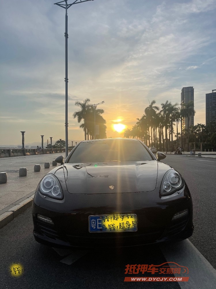 佛山12年保时捷帕拉梅拉1