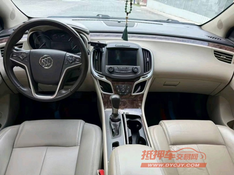 青岛15年别克君越5