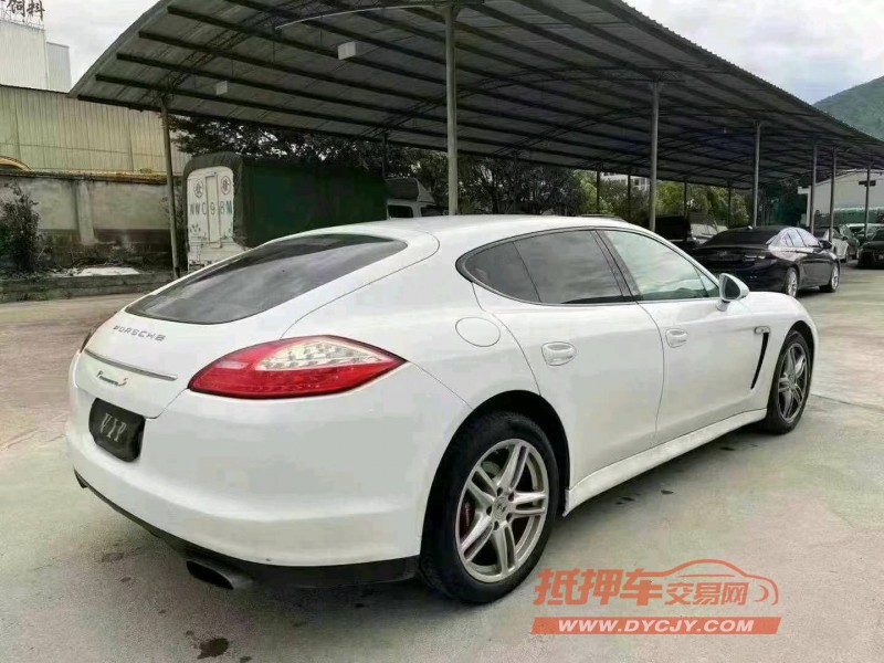 成都12年保时捷帕拉梅拉7