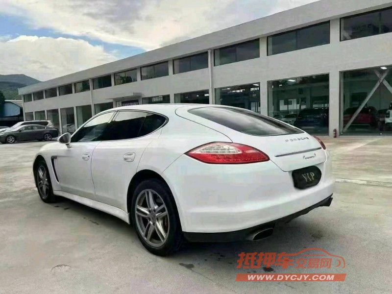 成都12年保时捷帕拉梅拉8