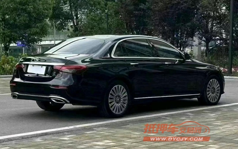 重庆21年奔驰E8