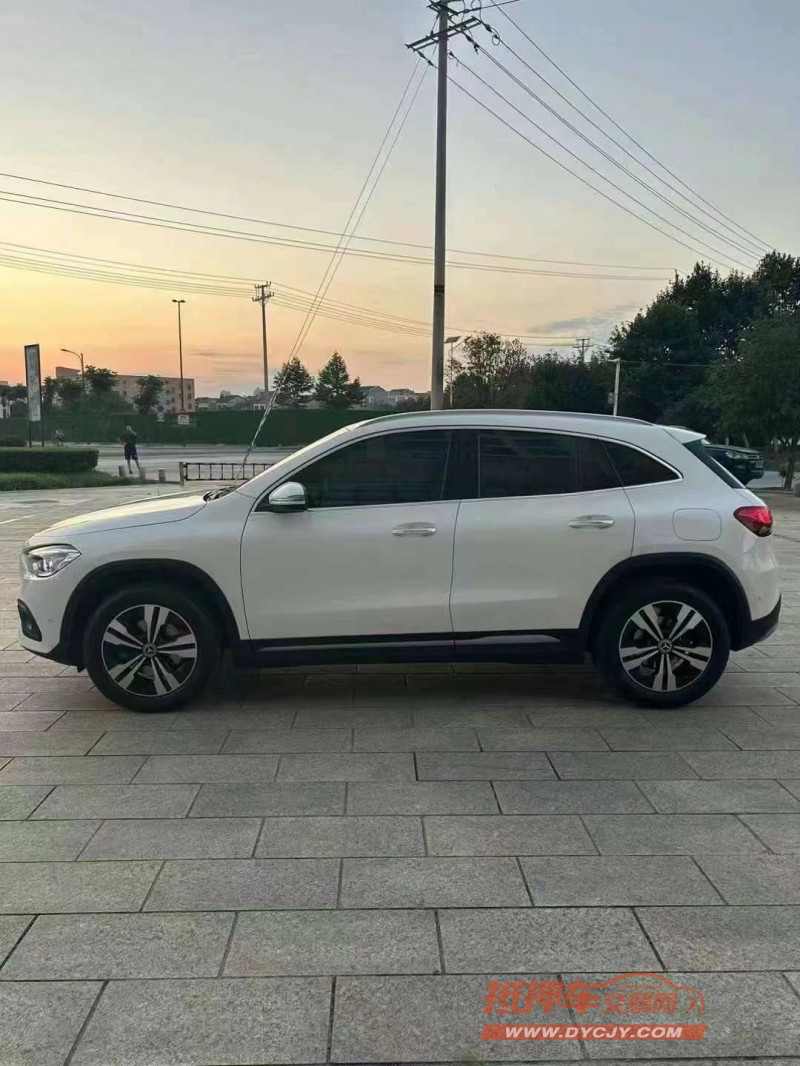 济宁21年奔驰GLA3