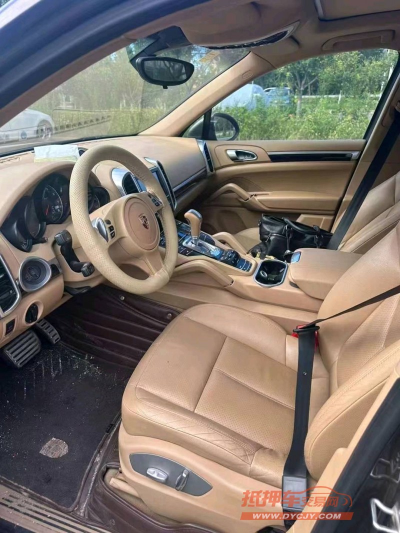 潍坊13年保时捷卡宴2