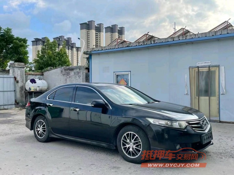 济宁11年本田思铂睿3