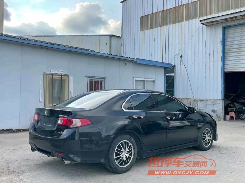 济宁11年本田思铂睿8