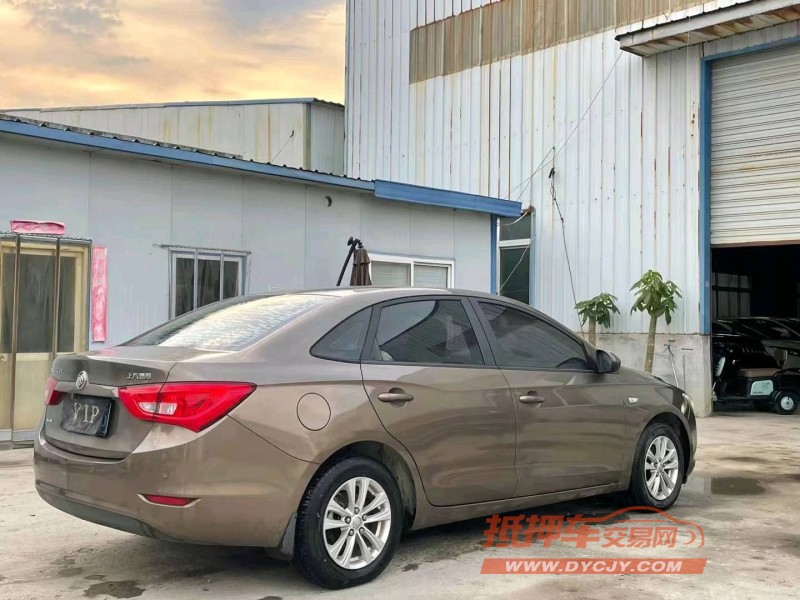 济宁16年别克英朗8