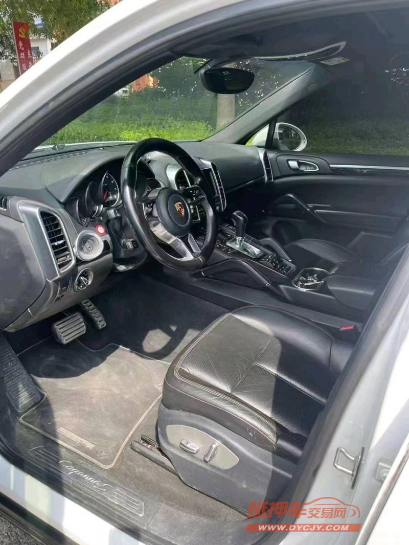 济南15年保时捷卡宴4