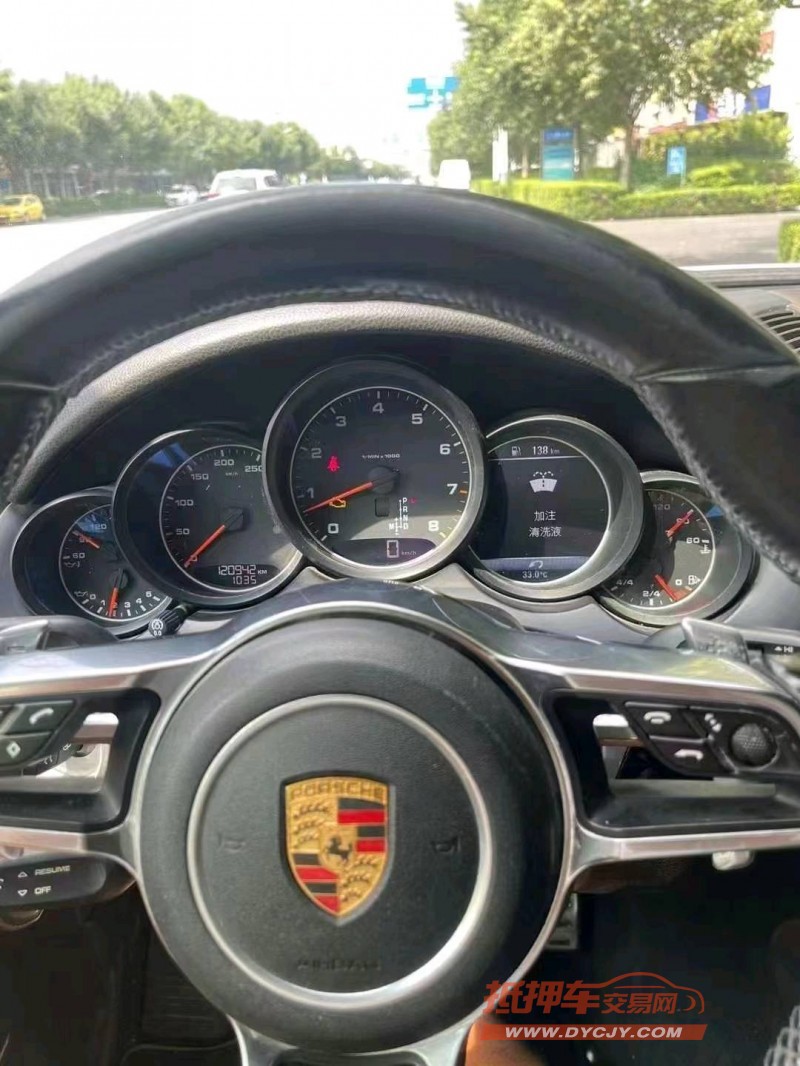济南15年保时捷卡宴5