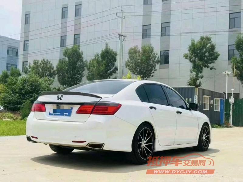 济宁16年本田雅阁8