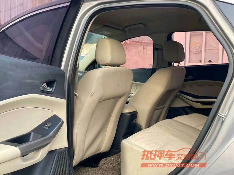 济宁16年福特福睿斯5