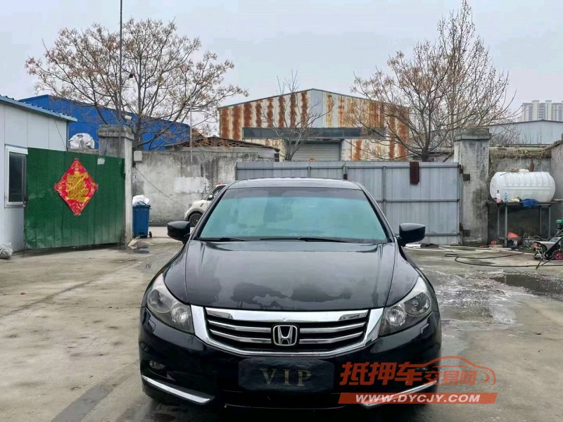 济宁13年本田雅阁1