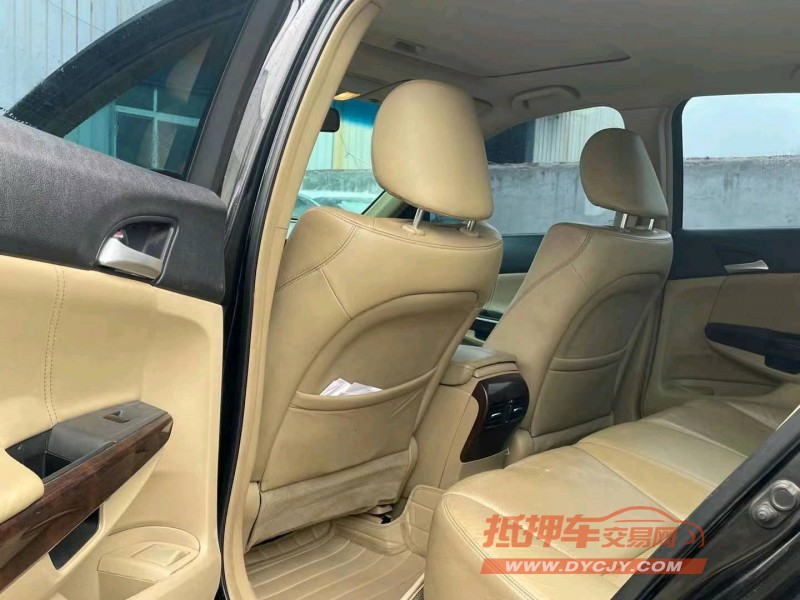 济宁13年本田雅阁5