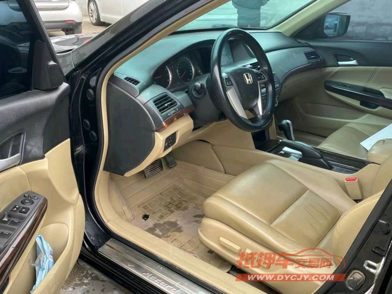 济宁13年本田雅阁6