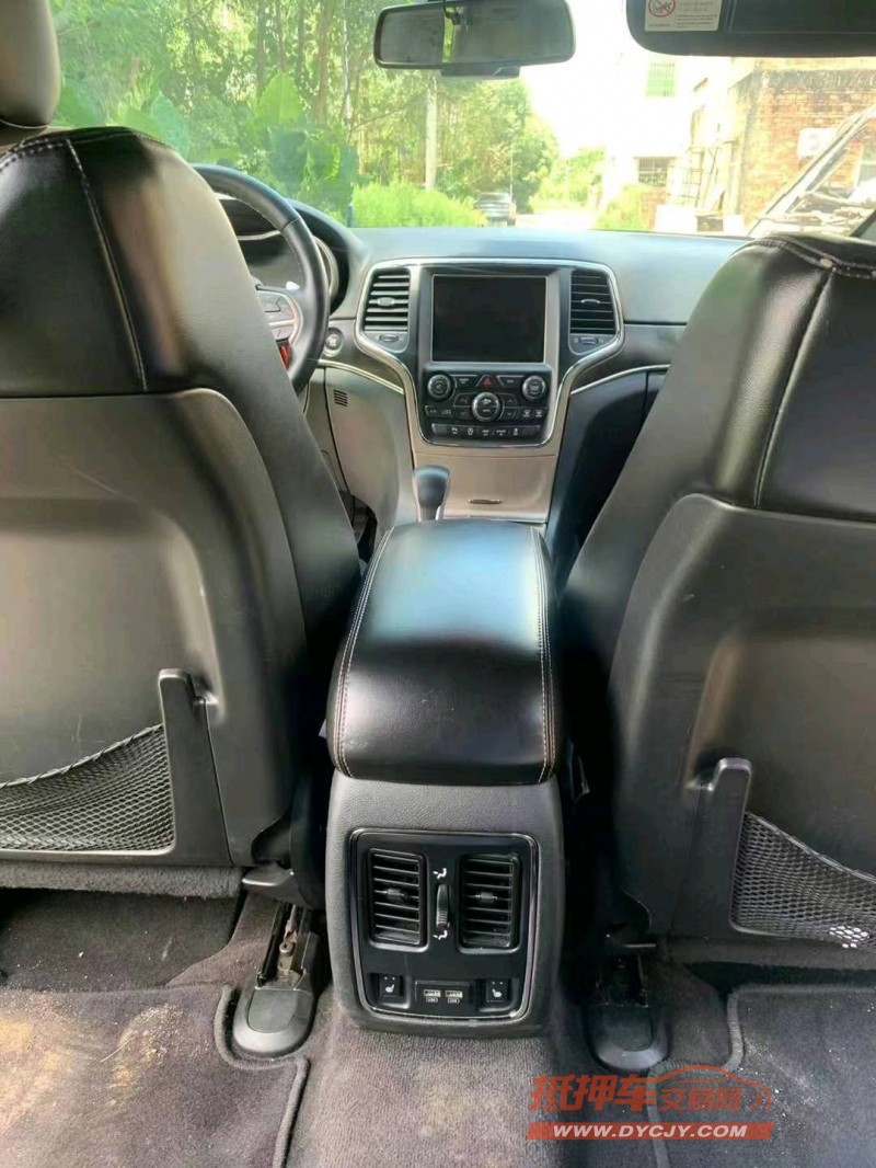 佛山17年Jeep大切诺基4