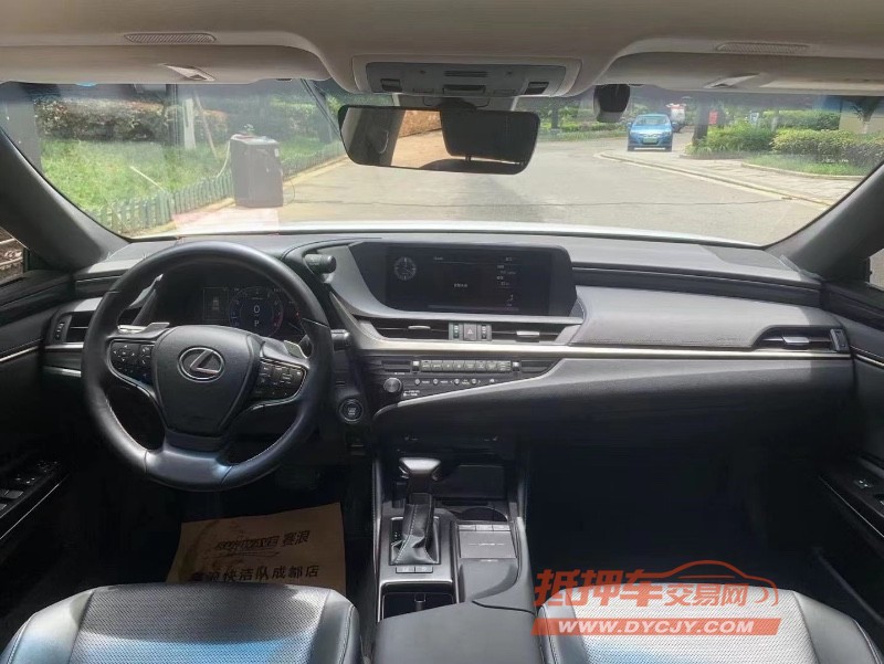 成都20年雷克萨斯ES5