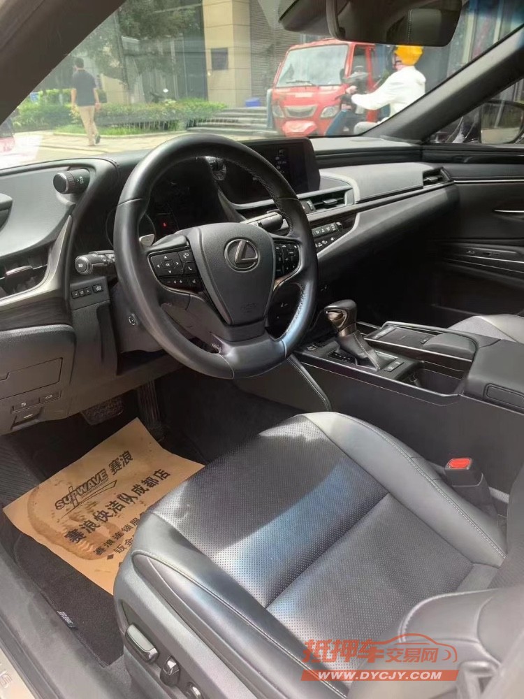 成都20年雷克萨斯ES6