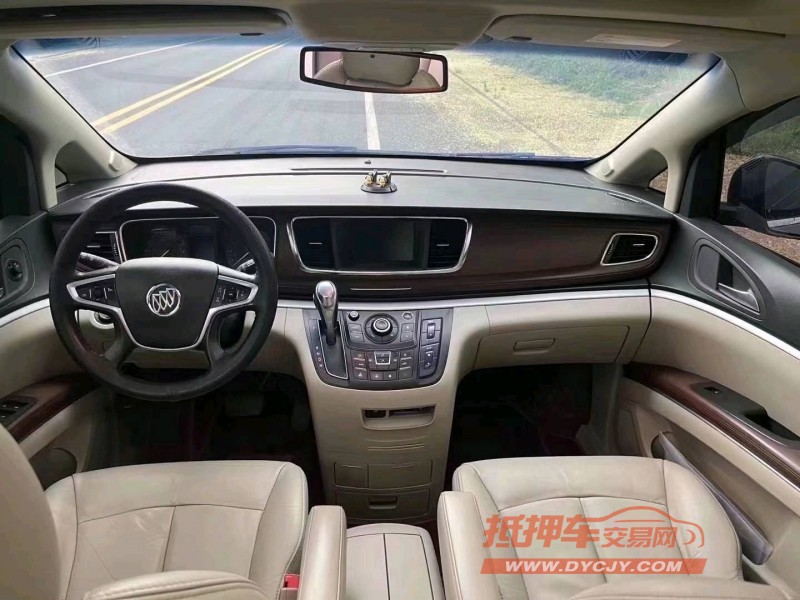 保定18年别克GL86