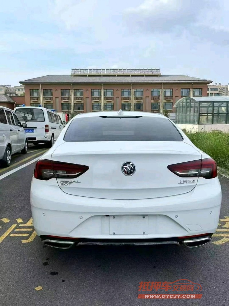 济宁19年别克君威8