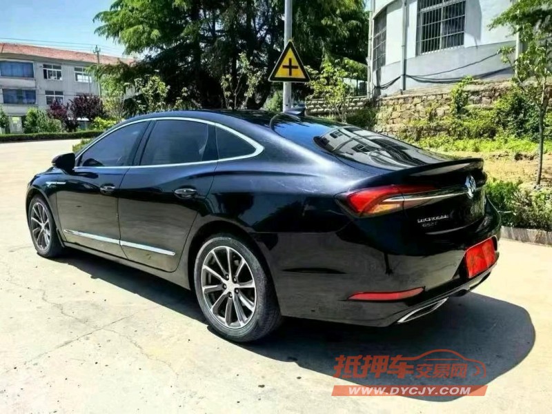 烟台22年别克君越8